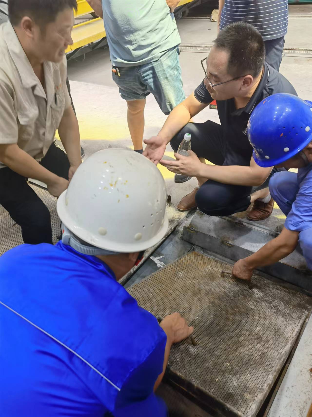 1660625579398947.jpg 現場技術溝通交流.jpg